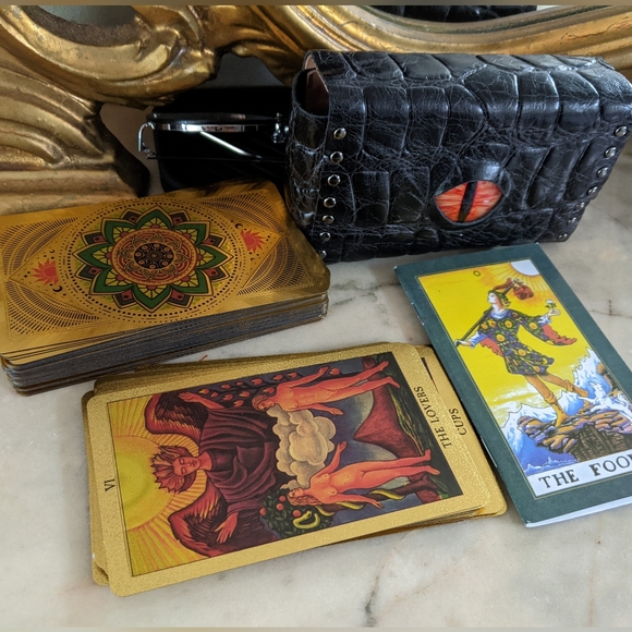 Handmade leather tarot card case / holder with Gold Foil Tarot cards Included - Picture 9 of 9